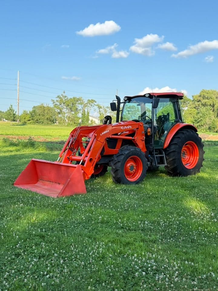 2016 Kubota M5-111 MFWD photo 4