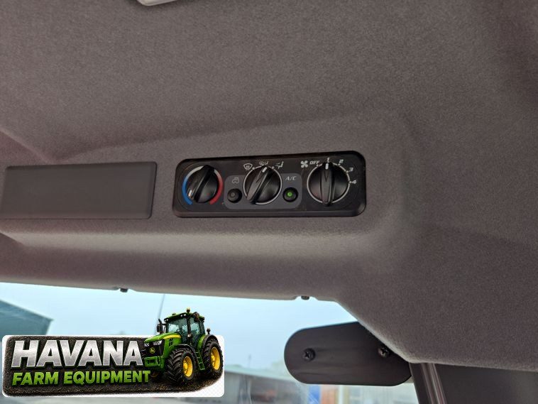 2020 Kubota M6060 photo 35